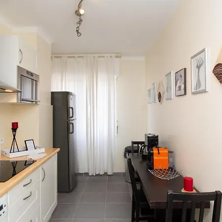 Apartment 2-br 2 Min From The Beaches