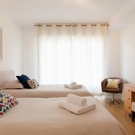 Apartment 2-br 2 Min From The Beaches *